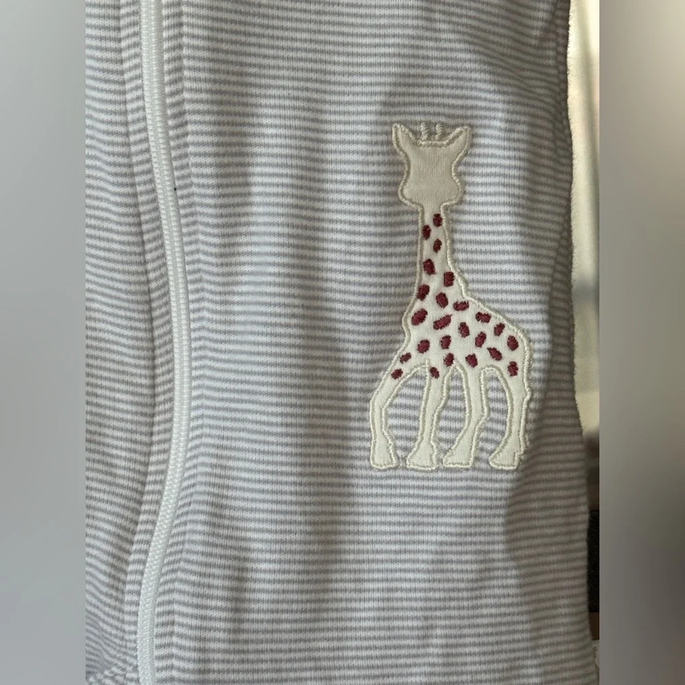 Sophie la girafe Kissy Kissy Footies sleeper Pima baby unisex embroidered zippy